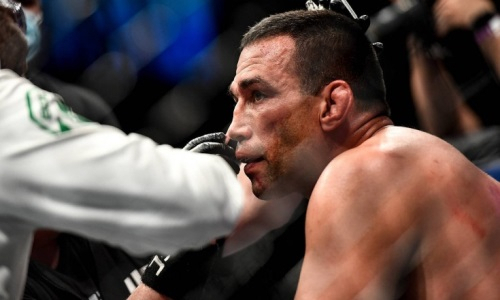 «Я скрыл много травм». Экс-чемпион UFC снялся с боя из-за отека мозга