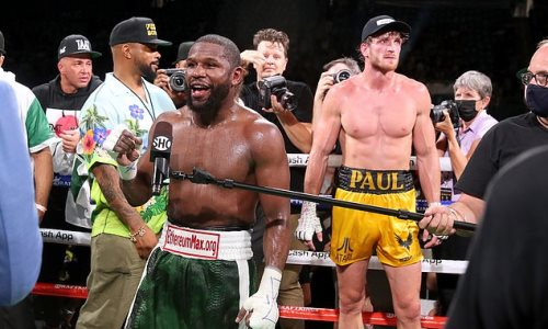 «В уважаемой компании». Бой Мэйвезера с видеоблогером встал в один ряд с поединком Головкина