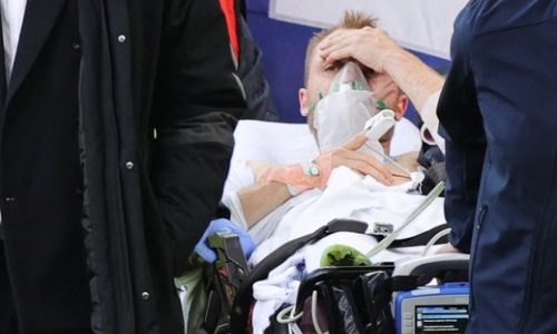 Эриксен сам попросил игроков сборной Дании продолжить матч прямо с больничной койки