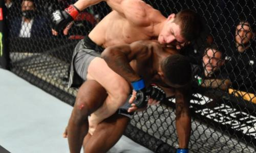 Непобежденный боец казахстанского менеджера выиграл пятый бой подряд в UFC. Видео