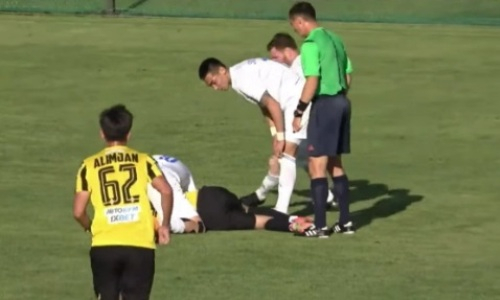 Как футболист «Кайрата» потерял сознание прямо во время матча. Видео
