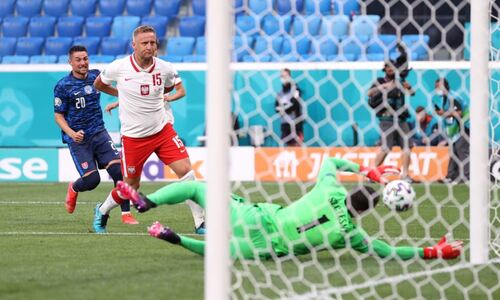 На ЕВРО-2020 был забит дважды исторический автогол. Видео