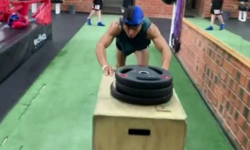 В Сети появилось видео силовой тренировки казахстанских боксеров