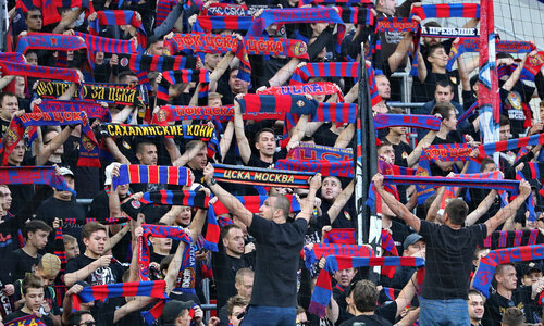 «Давай газуй Баха». Болельщики ЦСКА отреагировали на возвращение Зайнутдинова после травмы