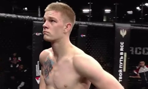 Казахстанский дебютант проиграл первый бой турнира EFC 37 на глазах у Хабиба Нурмагомедова