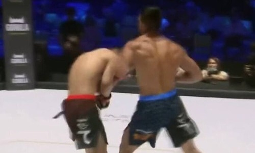 Непобежденный боец устроил кровавую рубку на турнире EFC 37 в Алматы. Видео 