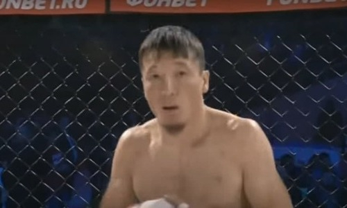 Избили казахстанского бойца ММА. Видео