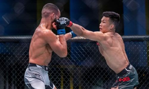 Главный бой турнира UFC закончился яркой победой «Кореского зомби». Видео