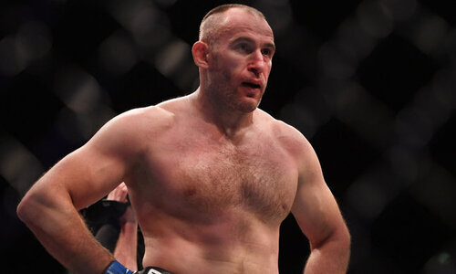 «Мой лучший болельщик». Олейник сфотографировался с Дэйной Уайтом после поражения от Спивака