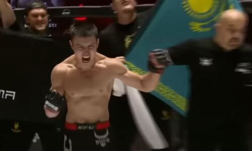 «Хочу там показывать зрелищные поединки». Казахстанский боец победил на глазах у Хабиба и нацелился на UFC