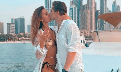 Никита Михайлис сделал предложение своей девушке. Трогательное видео