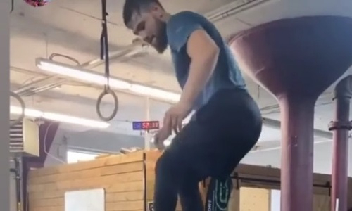 Садриддин Ахмедов исполнил космический прыжок. Видео