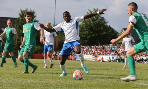 Видео хет-трика Мамба за 36 минут в первом же матче после ухода из «Кайрата» в немецком клубе