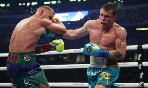 «Канело» неожиданно захотел сразиться с непобежденным чемпионом мира из России