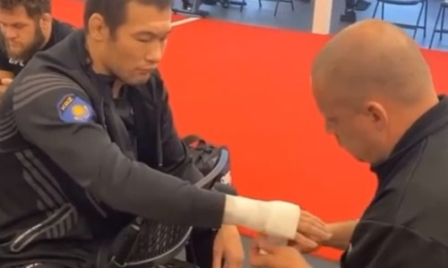 Шавкат Рахмонов готовится выйти на свой второй бой в UFC. Видео