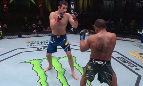 Шавкат Рахмонов вбивал удары в голову соперника как гвозди и финишировал удушением. Видео