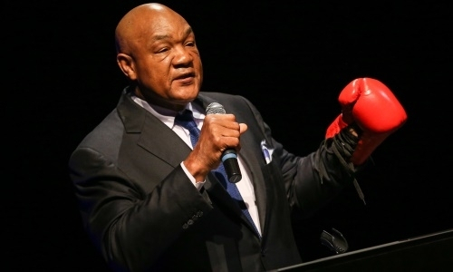 «Он настолько хорош, насколько это возможно». Джордж Форман назвал лучшего боксера современности