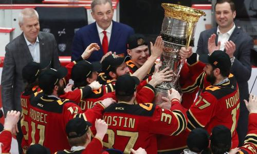 Игрок принципиального соперника «Барыса» возмутил фанатов приготовлением окрошки в Кубке Гагарина. Фото и видео