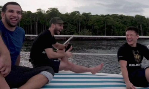 Жалгас Жумагулов рассмешил всех на яхте. Видео