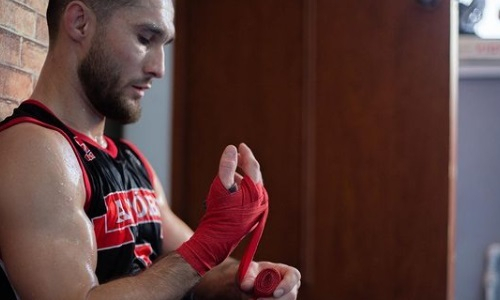 Морозов и Жумагулов испытывают мандраж перед выходом в октагон