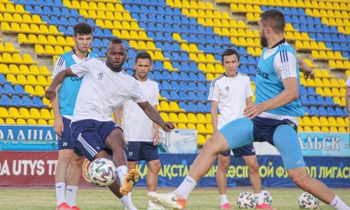 «Ордабасы» опубликовал фоторепортаж с тренировки перед матчем с «Акжайыком»