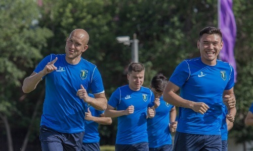 «Жетысу» показал фоторепортаж с предматчевой тренировки