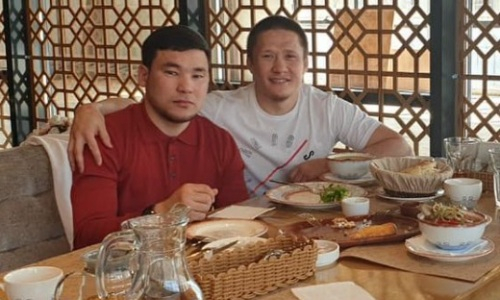 «Мороз готовит, а я хожу посуду мыть». Жалгас Жумагулов раскрыл один из своих секретов