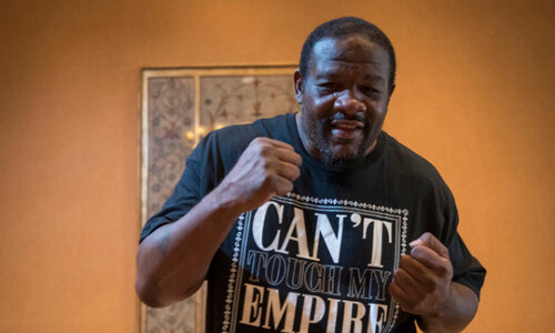 Дважды побеждавший Холифилда легенда супертяжелого веса объявил о своем возвращении на ринг