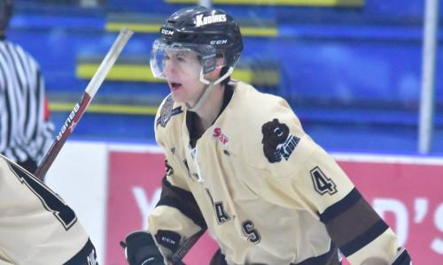 «Мой тренер заверил, что ваша страна безопасна». Хоккейный ноунэйм из Канады объяснил свой переход в «Барыс», где играет его кумир