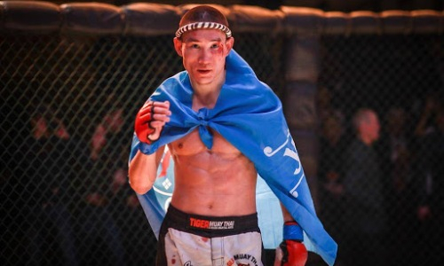 «Если будешь считать себя стариком, таким и будешь». 37-летний экс-боец UFC рассказал о подписании в казахстанский промоушн