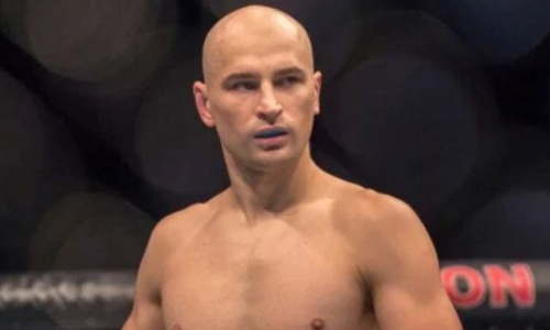 UFC принял решение отчислить пять бойцов