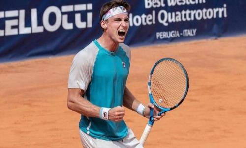 Казахстанский теннисист остановился в шаге от полуфинала «Челленджера» в Перудже
