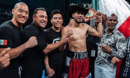 «Хочу захватить дивизион». Экс-чемпион мира бросил вызов «Канело» после победы нокаутом