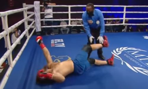 «Несколько секунд дергался в конвульсиях». Страшный нокаут россиянина от Ивана Дычко поразил СМИ. Видео