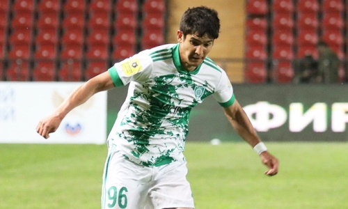 Клуб РПЛ футболиста сборной Казахстана прилетел на сборы в Австрию. Видео