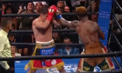 Видео лучших моментов боя Чарло — Кастаньо за звание «абсолюта» со спорным исходом