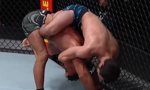 «Спокойно удерживал». Сергей Морозов объяснил отсутствие нокаута в победном бою UFC