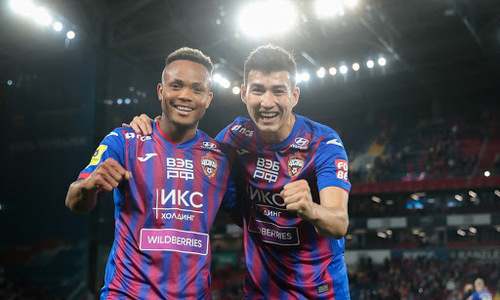 «Дядя Игорь нас нерусских называет таджиками». Зайнутдинов рассказал об адаптации в клубе и первом сезоне