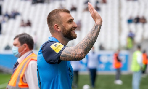 «Агенты долго вели переговоры». Нападающий сборной Казахстана рассказал о возвращении в ФНЛ