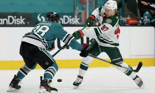 Клуб хоккеиста сборной Казахстана сделал контрактное предложение форварду «Миннесоты»