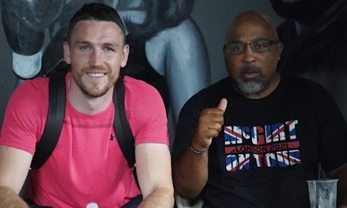 Экс-чемпион мира начал работу с тренером Алимханулы после поражения от «Канело»