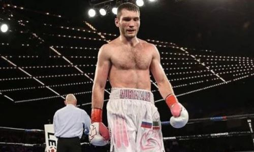 Российский боксер близок к бою за три титула чемпиона мира