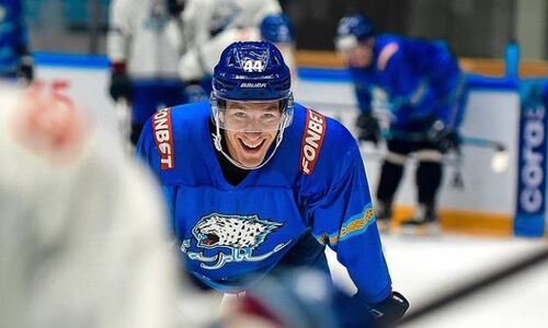 «Барыс» провел первую тренировку на льду. Фото