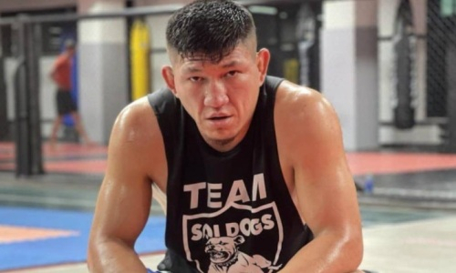 Казахстанский боксер провалом на Олимпиаде-2020 заставил плакать Куата Хамитова