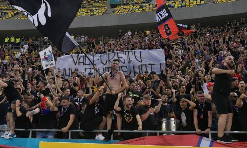 «Проиграли неизвестной команде из Казахстана». В Румынии назвали поражение «Шахтеру» позором и требуют отставки тренера