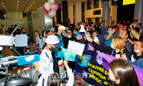 В столице встретили боксеров Василия Левита и Абылайхана Жусупова