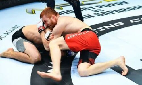 Казахстанский боец за 52 секунды «усыпил» чемпиона Узбекистана по MMA. Видео