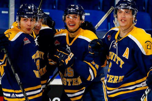 «Мой тренер заверил, что ваша страна безопасна». Хоккейный ноунэйм из Канады объяснил свой переход в «Барыс», где играет его кумир