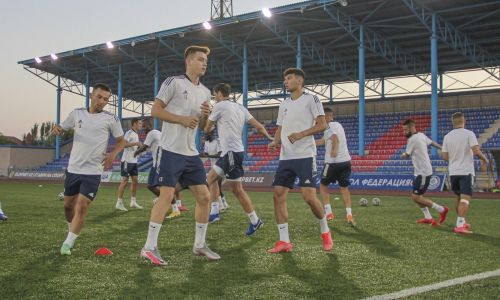 «Ордабасы» опубликовал фоторепортаж с предыгровой тренировки команды