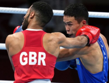 «Не до конца понимаю критерии судейства на нынешней Олимпиаде». Комментатор «Первого канала» разобрал полуфинальный бой Сакена Бибосынова и назвал своего победителя